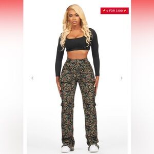 Rockstar Original NWT Niyah Black Floral Tapestry Stacked Tall Girl Cargo Pant